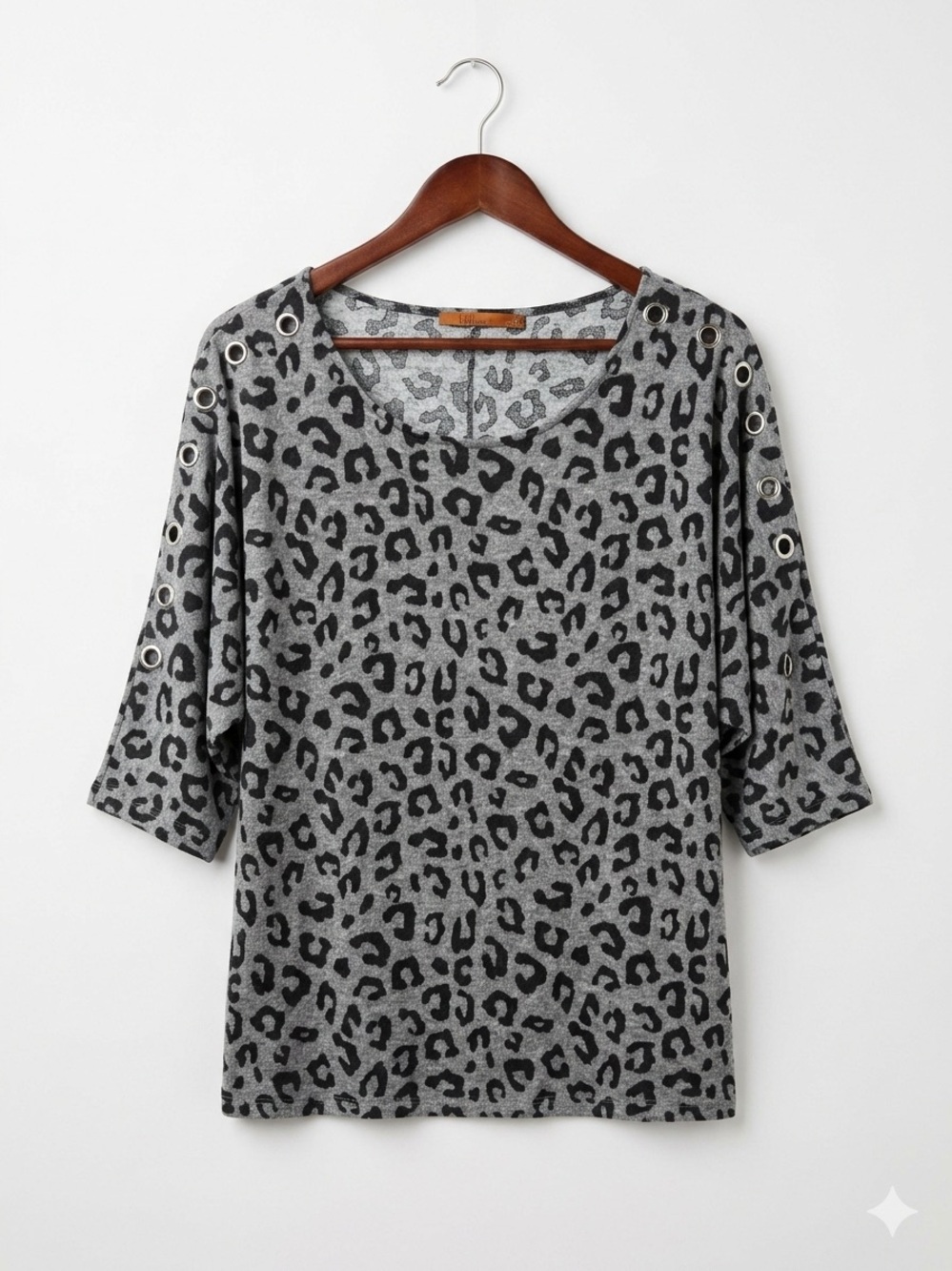 Gray Leopard Print Grommet-Sleeve Women's Top